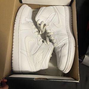 Jordan 1 Mid
